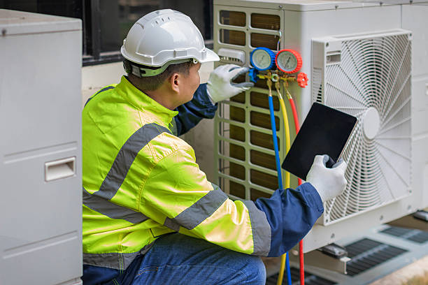 Professional Hvac technician working in Fontana, CA